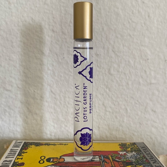 Pacifica * Discontinued* Lotus Garden rollerball perfume - Picture 1 of 1